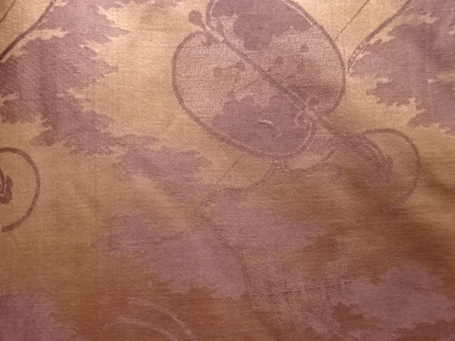 アンティーク　軍配・御幣模様織出し緞子肩裏本場泥大島紬男物羽織